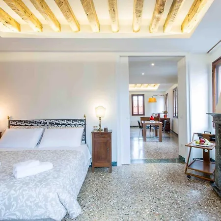 Ca Grimani Double Apartment: Private Terrace And Stunning View Benátky